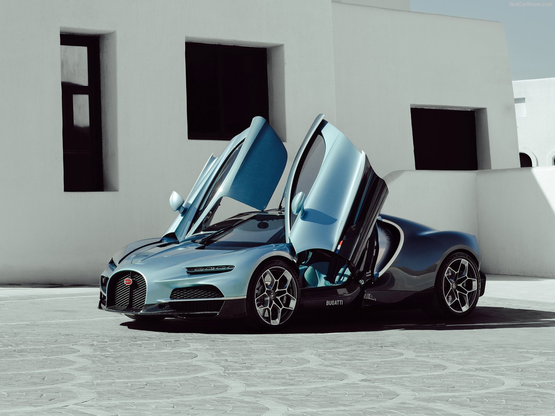 Bugatti Tourbillon Detail